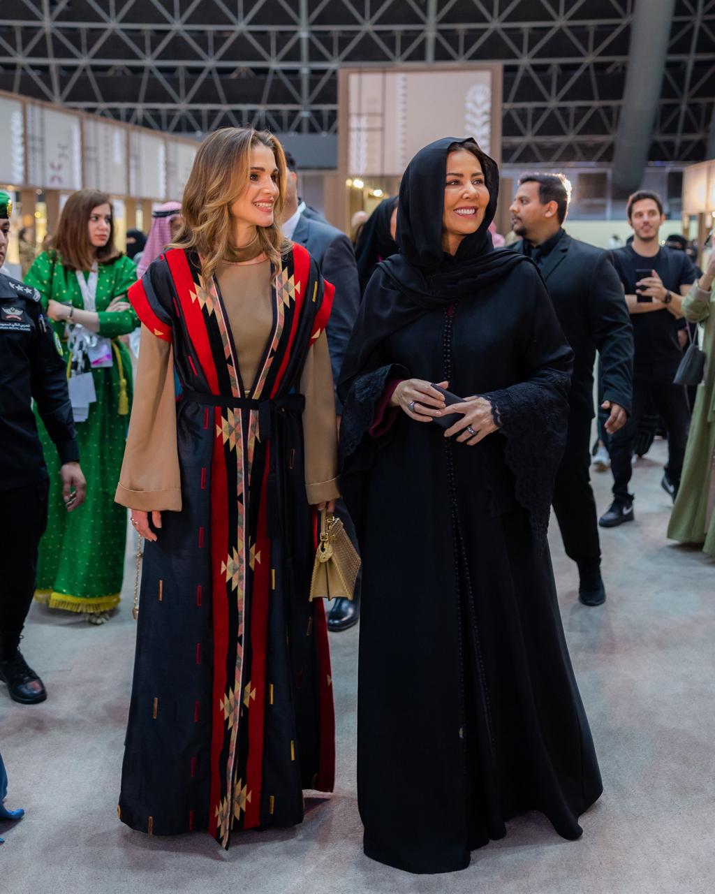 Queen Rania attends Bisat Al Reeh Exhibition opening, visits Islamic Arts Biennale in Jeddah