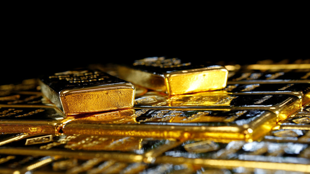الذهب مستقر رغم ارتفاع الدولار مع ترقب محضر اجتماع المركزي الأميركي