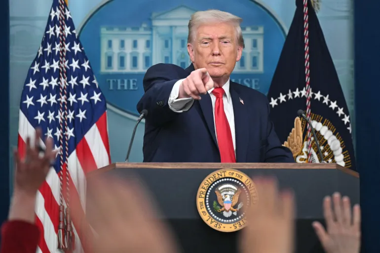 ترامب يدرس قصف إيران واستهداف قيادات.. وطهران تتأهب لمواجهة عسكرية